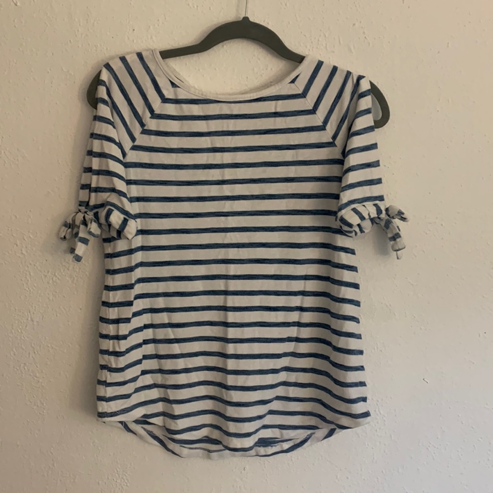 Jane and Delancey Striped slit half sleeve top